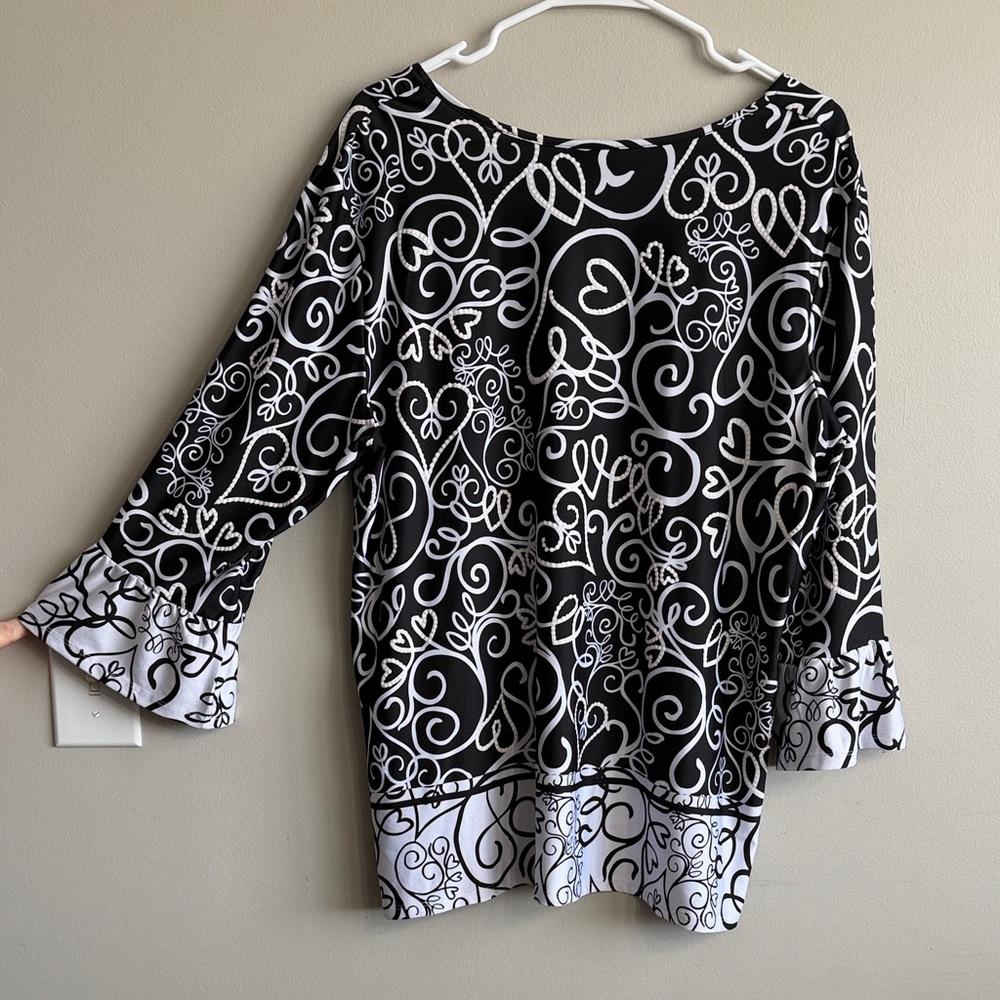 Ruby Rd. Black and White Patterned Blouse - Picture 4 of 4